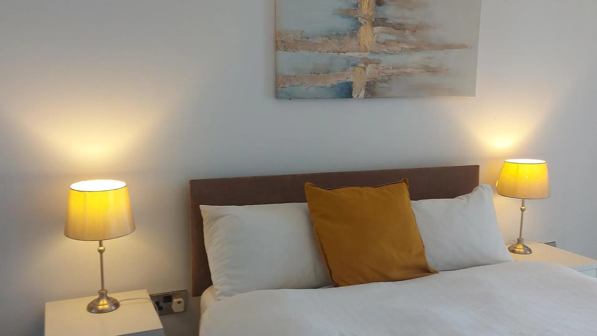 Lovely Stylish 2 Bedroom Serviced Apartment In Sheffield Free Wifi 0*,  Egyesült Királyság