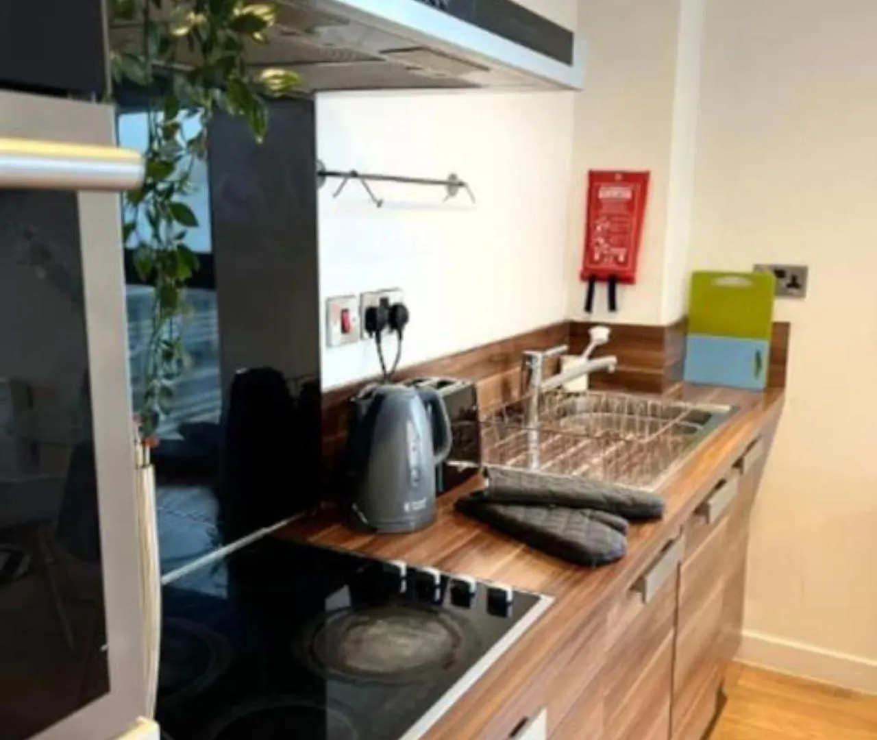 Lovely Stylish 2 Bedroom Serviced Apartment In Sheffield Free Wifi