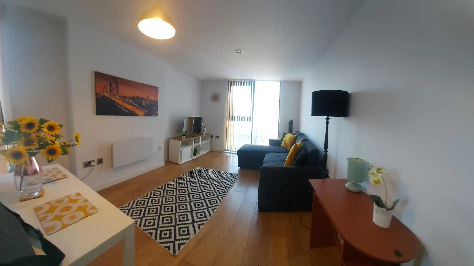 Lovely Stylish 2 Bedroom Serviced Apartment In Sheffield Free Wifi