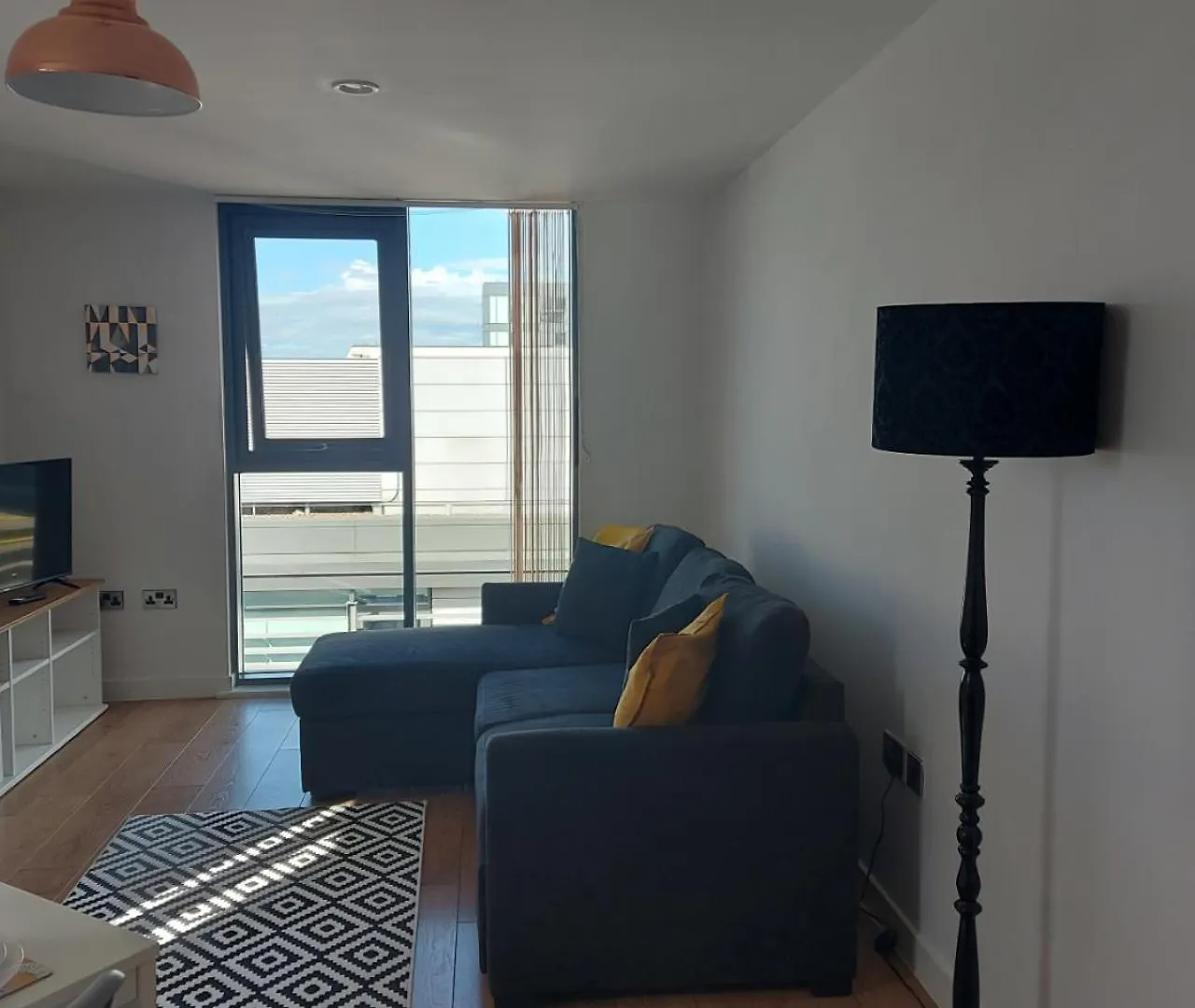 Lovely Stylish 2 Bedroom Serviced Apartment In Sheffield Free Wifi